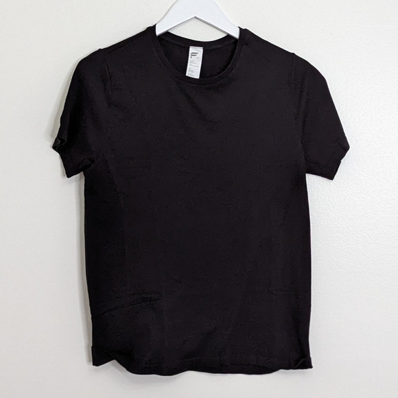 Fabletics NWT Feather Tec Black Short Sleeve T-shirt Large - Picture 3 of 7